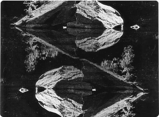 Reverse-Reflex Photography